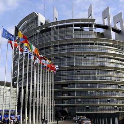 Le Parlement européen appelle au dialogue entre les parties opposantes ukrainiennes - ảnh 1
